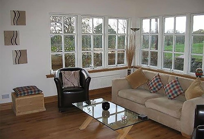 تختخواب و صبحانه Westacre Lodge Self Catering Chalet