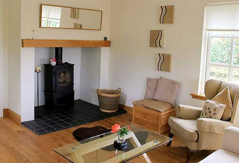 تختخواب و صبحانه Westacre Lodge Self Catering Chalet
