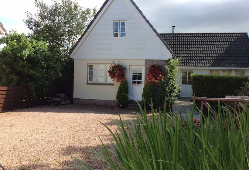 تختخواب و صبحانه Westacre Lodge Self Catering Chalet