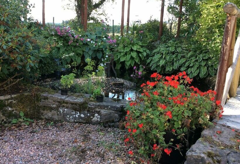 تختخواب و صبحانه Westacre Lodge Self Catering Chalet