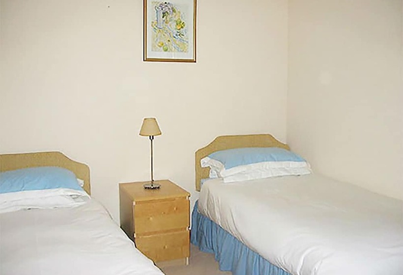 تختخواب و صبحانه Westacre Lodge Self Catering Chalet