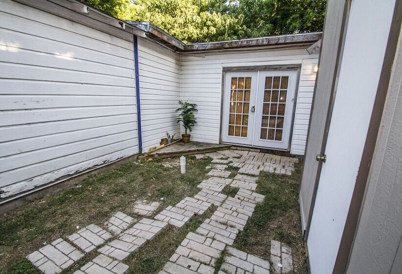 Big Studio Near Downtown With All Amenities