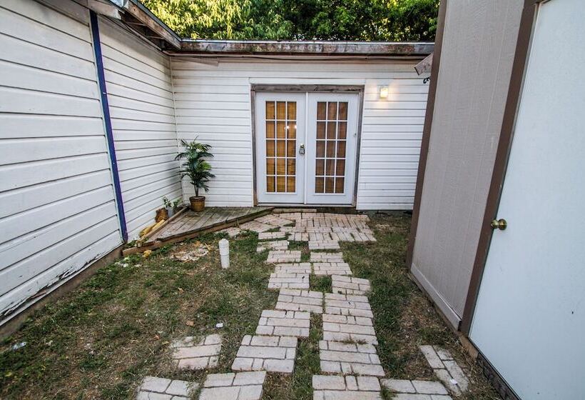 Big Studio Near Downtown With All Amenities