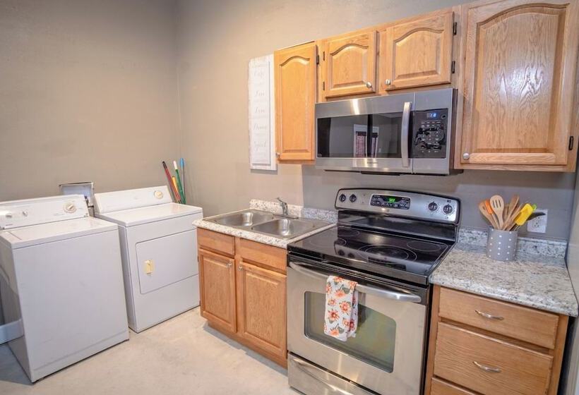 Big Studio Near Downtown With All Amenities