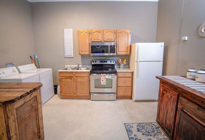 Big Studio Near Downtown With All Amenities