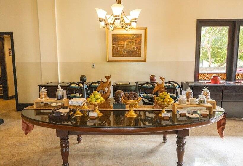 فندق The Ayodya Palace