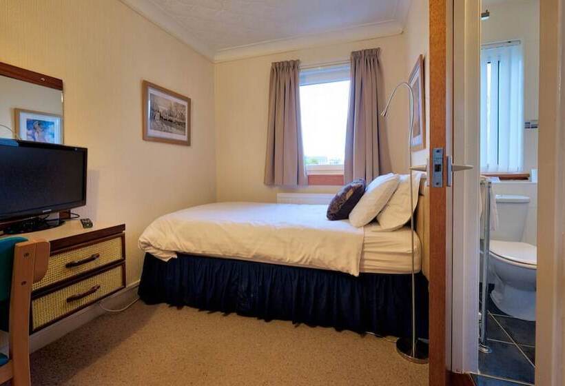 بنسيون Cedars Guest House