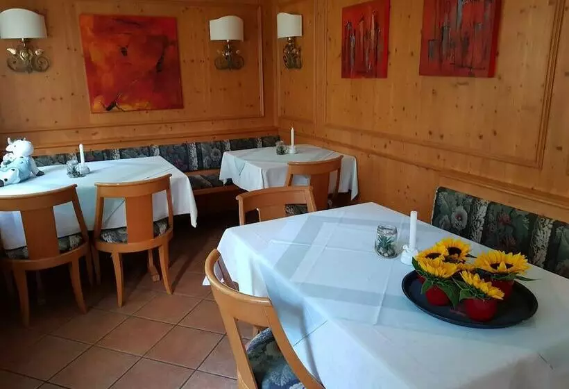 Hotelli Hôtel Restaurant Baumgartner