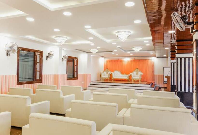 בית מלון כפרי Regenta Resort Madhuganga Ukhimath