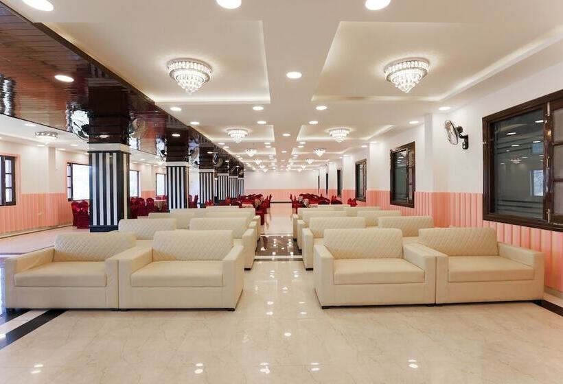 בית מלון כפרי Regenta Resort Madhuganga Ukhimath