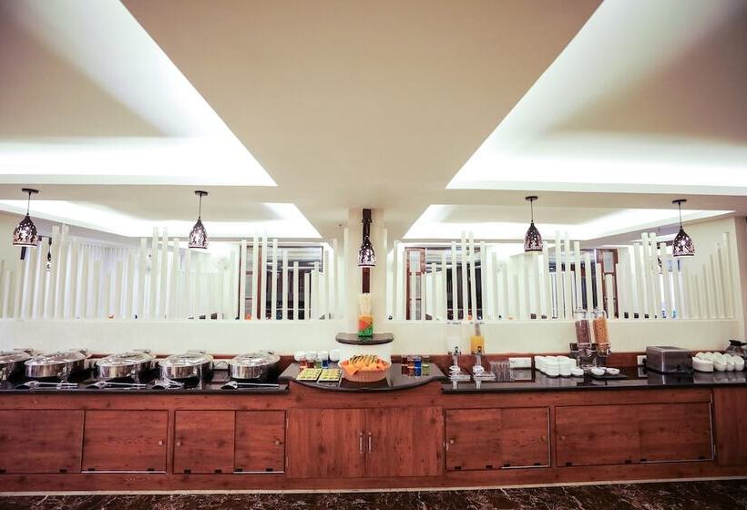 בית מלון כפרי Regenta Resort Madhuganga Ukhimath