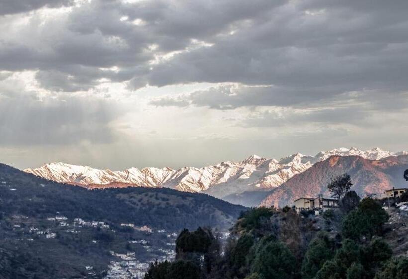 בית מלון כפרי Regenta Resort Madhuganga Ukhimath