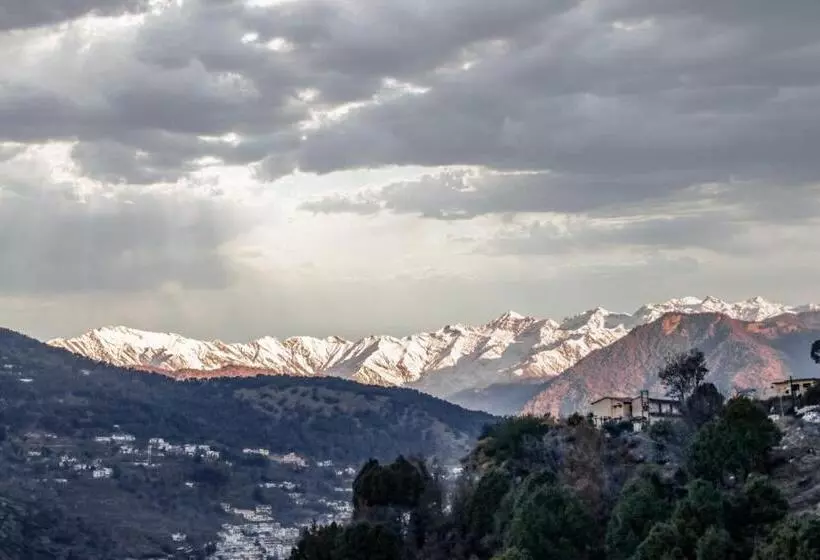 Hotelli Regenta Resort Madhuganga Ukhimath