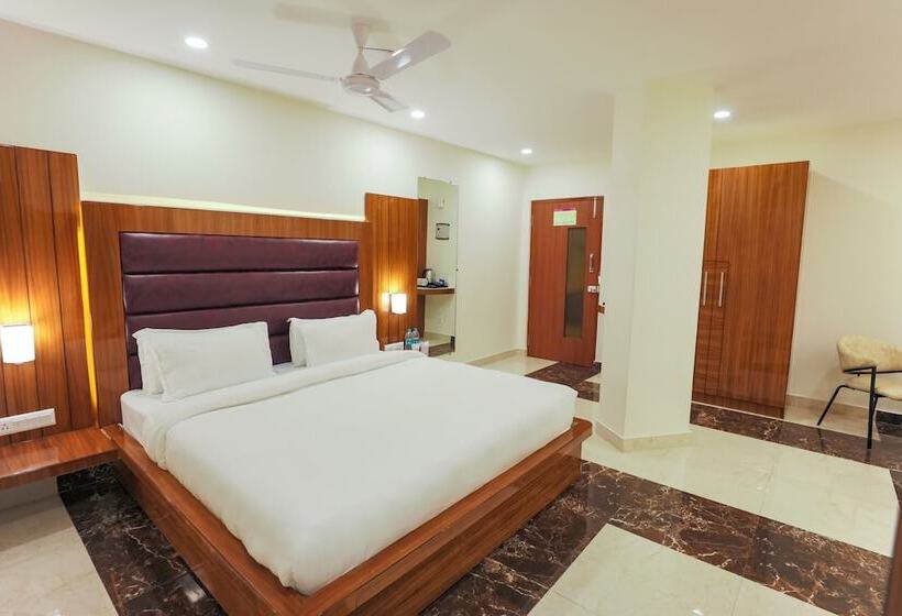 בית מלון כפרי Regenta Resort Madhuganga Ukhimath