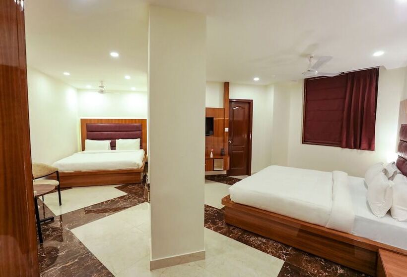 בית מלון כפרי Regenta Resort Madhuganga Ukhimath