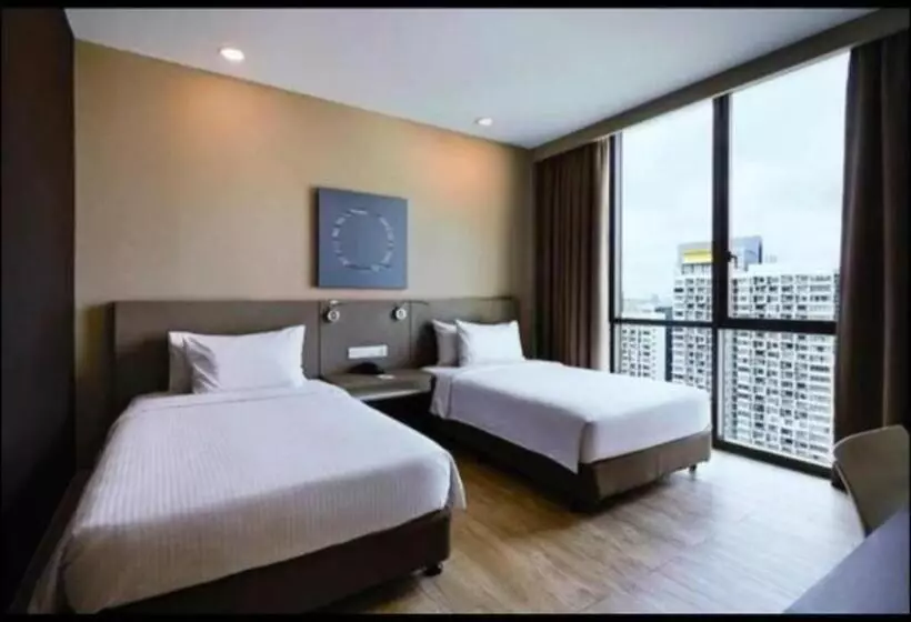 Q Stay At Hotel Damansara