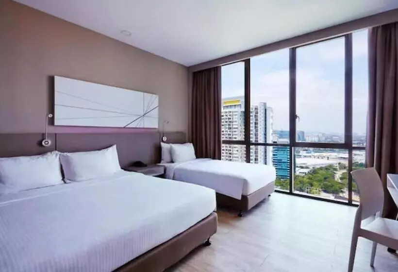 Q Stay At Hotel Damansara
