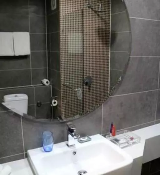 Q Stay At Hotel Damansara