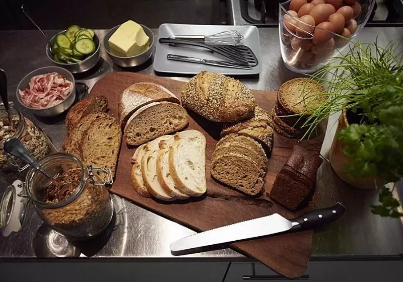 Отель Amadi Park