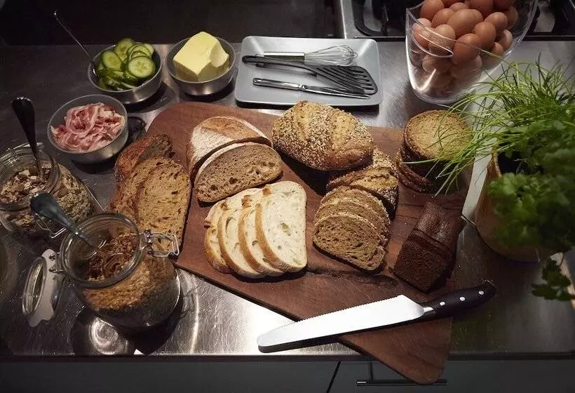 Отель Amadi Park