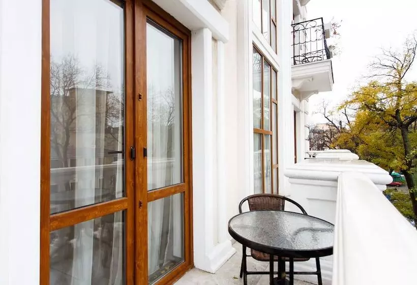 Boutique Hotel California