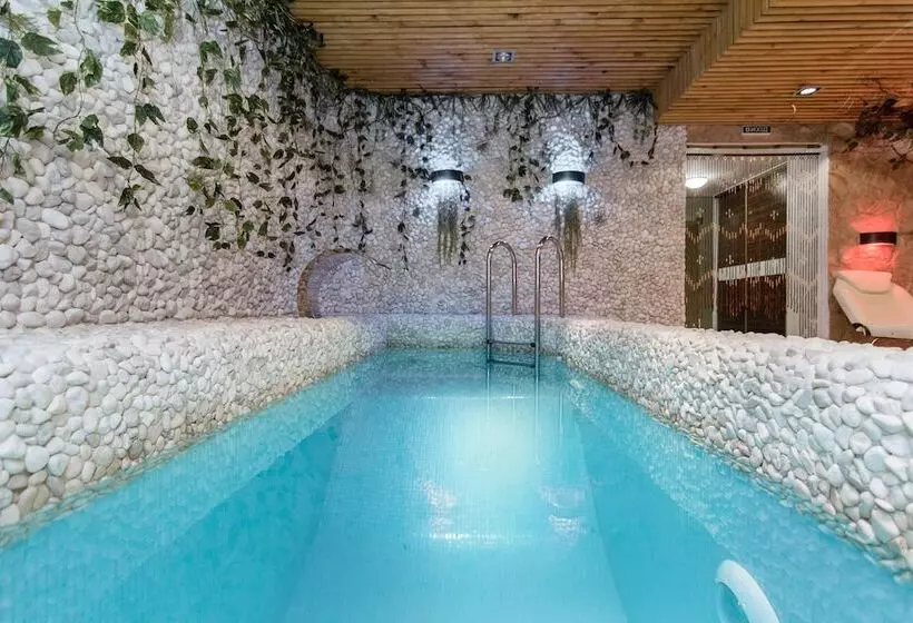 Boutique Hotel California