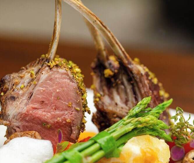 هتل Canareef Resort Maldives