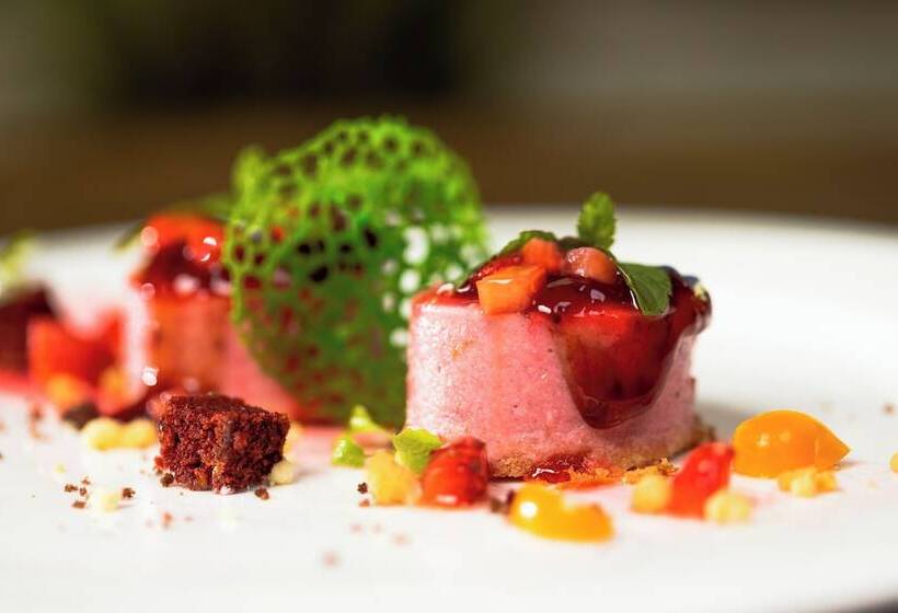 هتل Canareef Resort Maldives