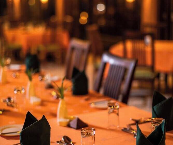 هتل Canareef Resort Maldives