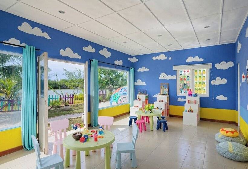 هتل Canareef Resort Maldives