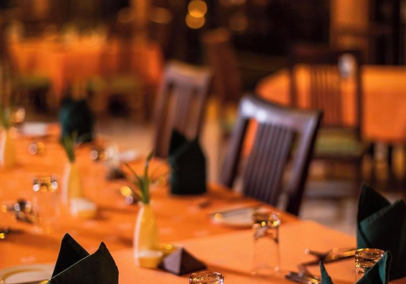 هتل Canareef Resort Maldives