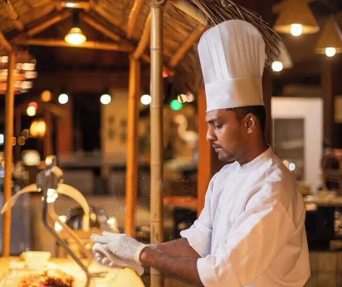 هتل Canareef Resort Maldives