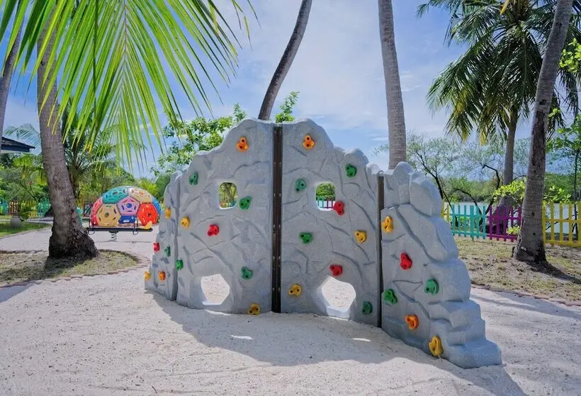 هتل Canareef Resort Maldives