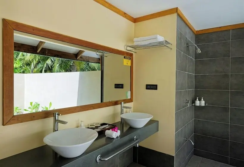هتل Canareef Resort Maldives
