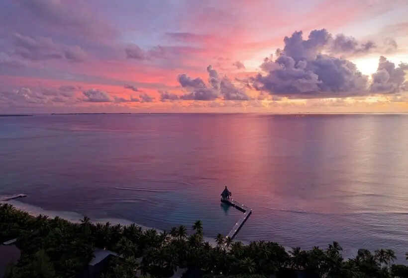 هتل Canareef Resort Maldives