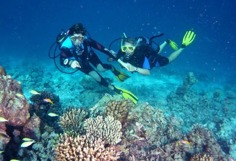 هتل Canareef Resort Maldives