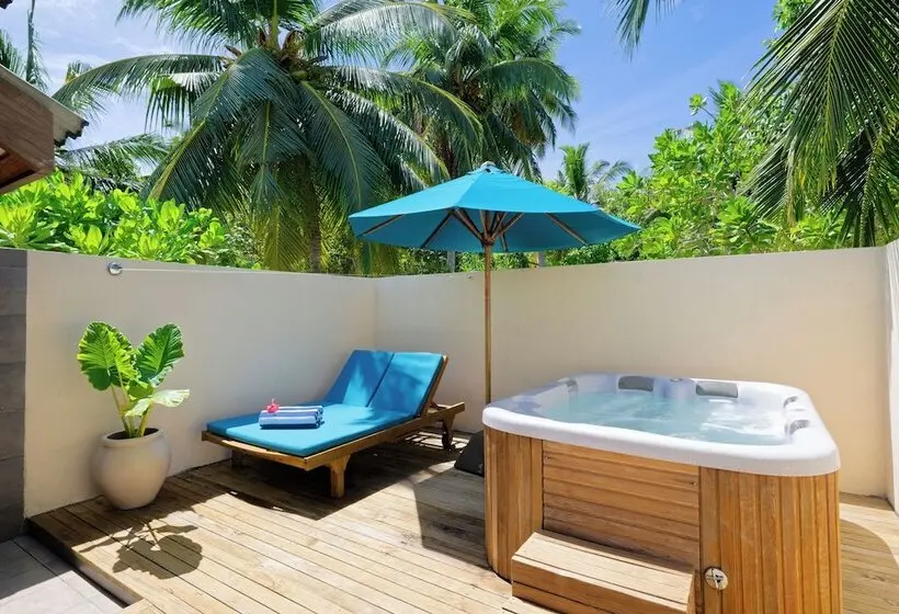 هتل Canareef Resort Maldives