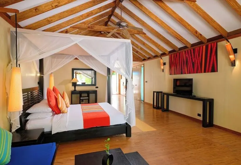 هتل Canareef Resort Maldives