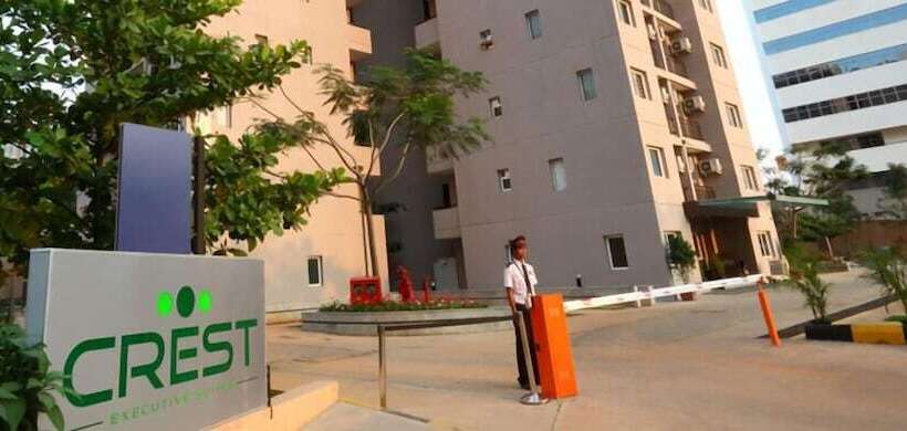 هتل Crest Executive Suites