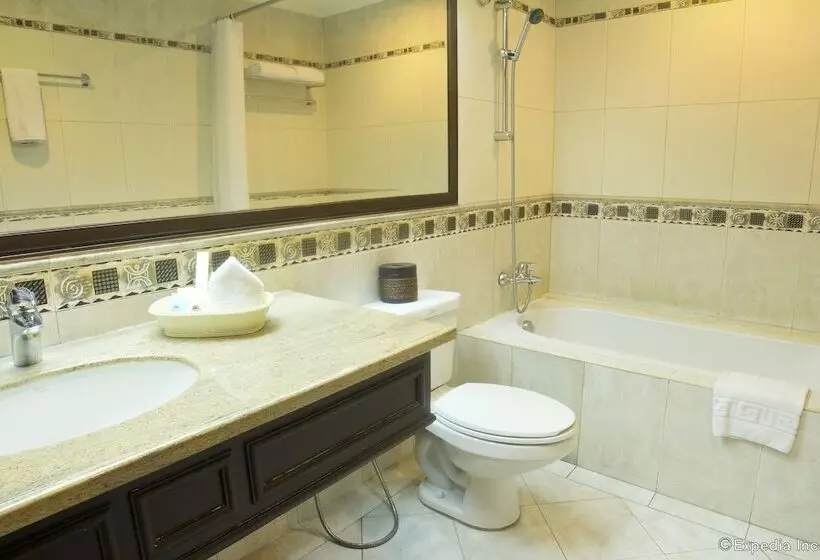 Отель Herald Suites Solana