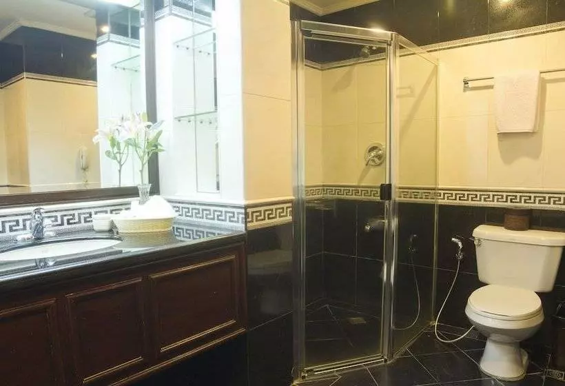 Отель Herald Suites Solana