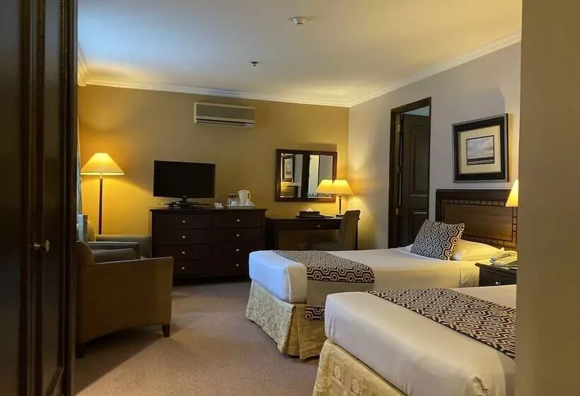 Отель Herald Suites Solana