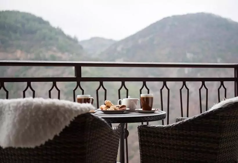 Отель Lagadia 4 Seasons