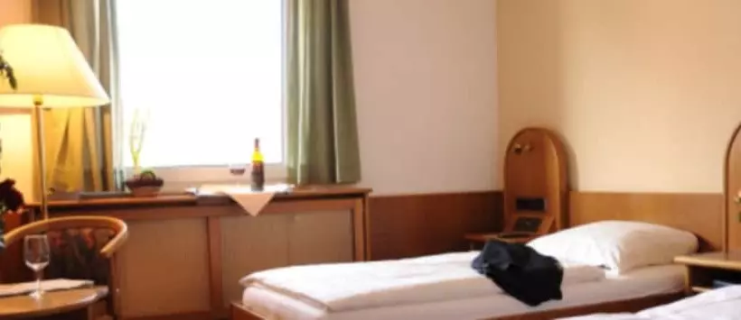 Отель Shawi Erzhausen