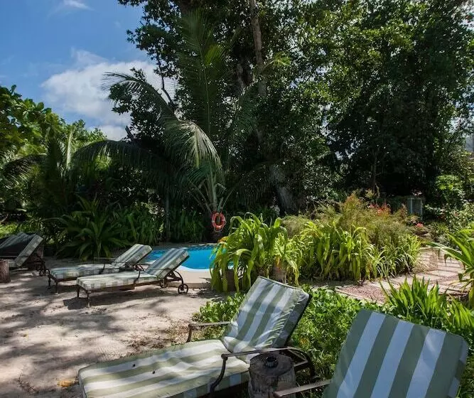 Le Repaire   Boutique Hotel & Restaurant