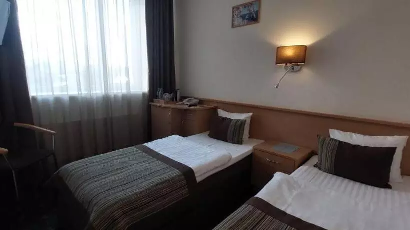 Sky High Hotel Airport 200 Meters From The Terminal