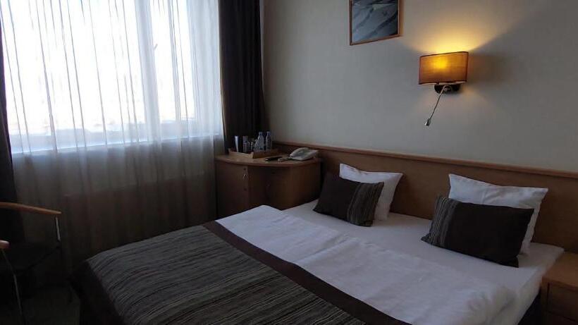 Sky High Hotel Airport 200 Meters From The Terminal