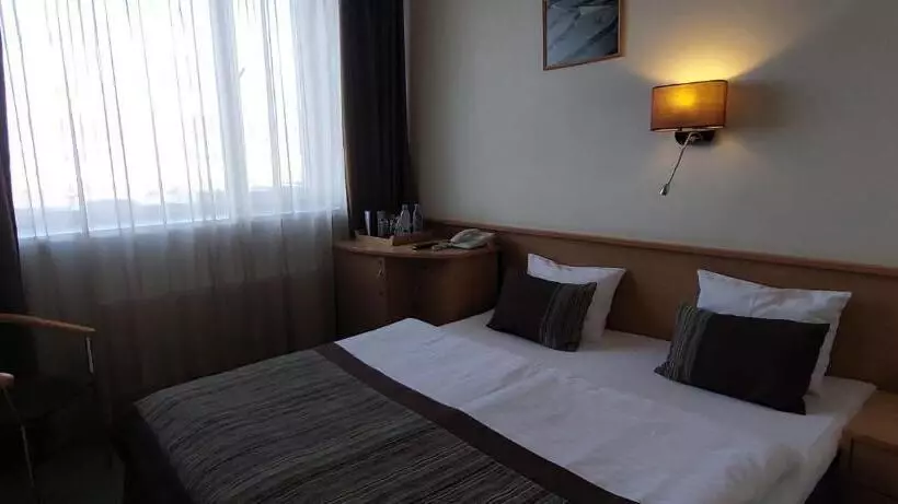 Sky High Hotel Airport 200 Meters From The Terminal