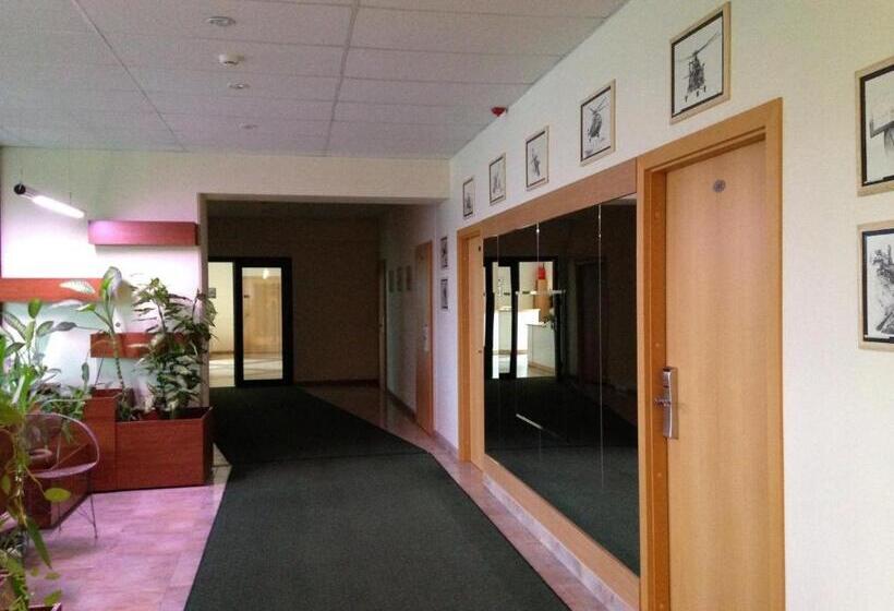 Sky High Hotel Airport 200 Meters From The Terminal