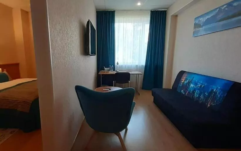 Sky High Hotel Airport 200 Meters From The Terminal